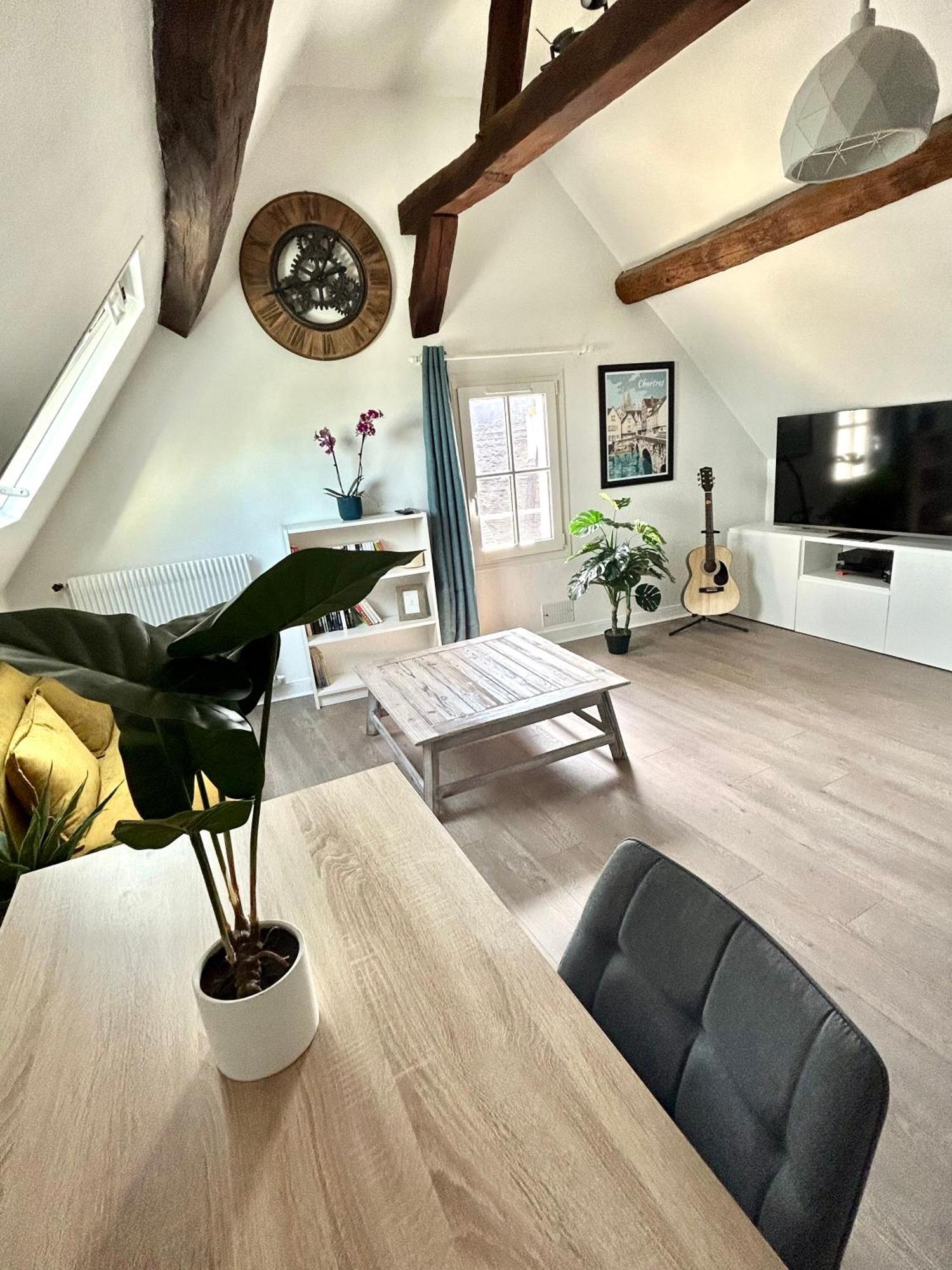 L Ecuyer Appartement Au Coeur Du Quartier Historique Chartres Exteriör bild
