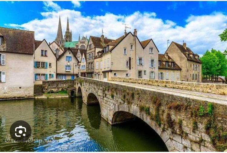 L Ecuyer Appartement Au Coeur Du Quartier Historique Chartres Exteriör bild